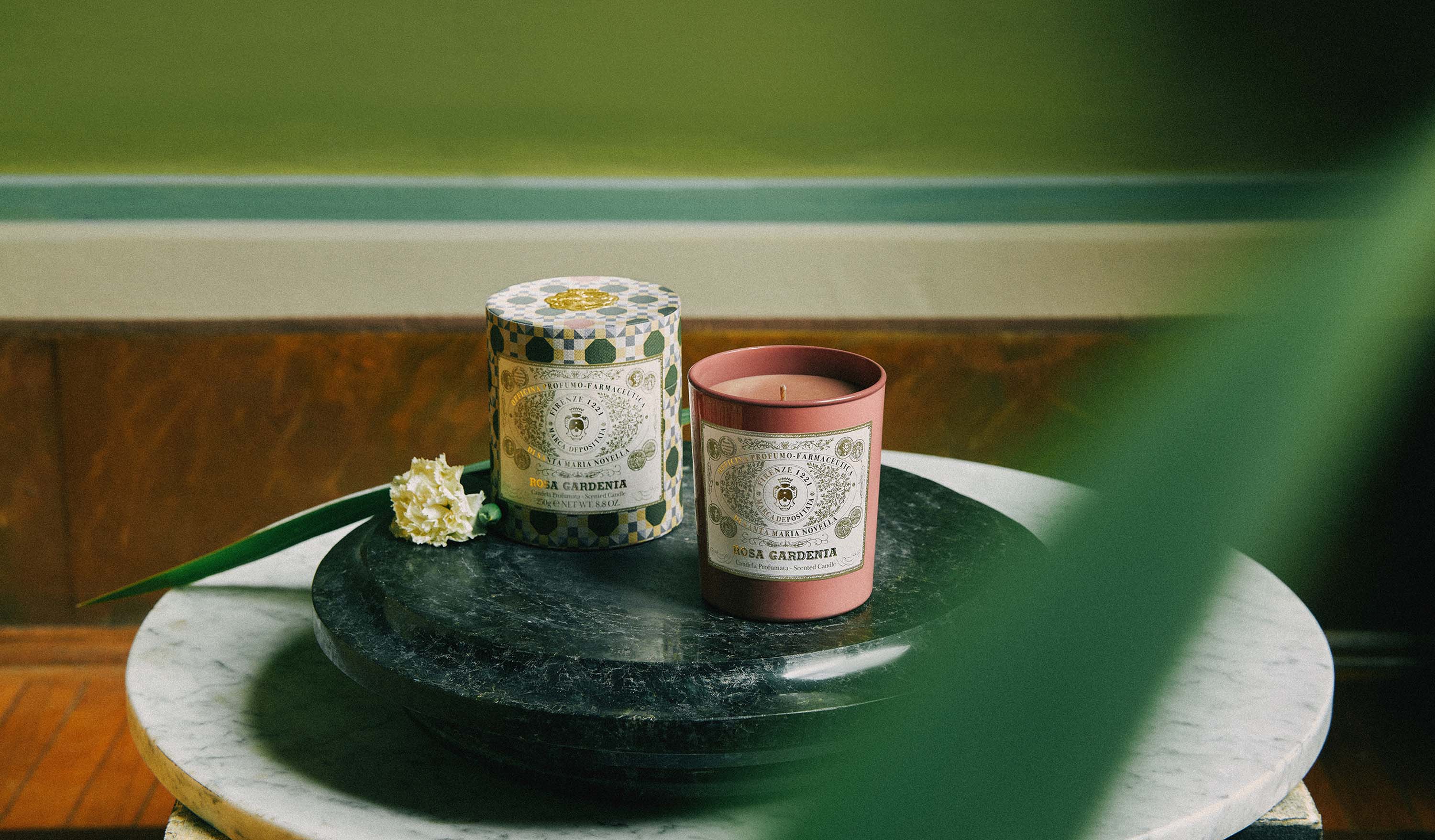 Rosa Gardenia Glass Candle - Image 2